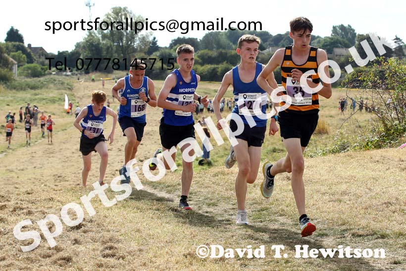 Mens under-17s 2021 North Eastern League, Wrekenton, Low Fell, Gateshead. Photo: David T. Hewitson/Sports for All Pics